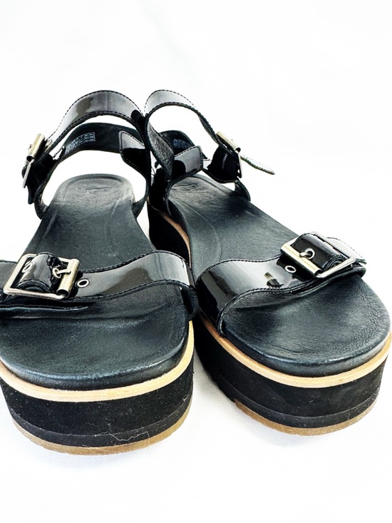 UGG Women\'s Angie Leather Platform Sandals Black Patent Leather Size 8
